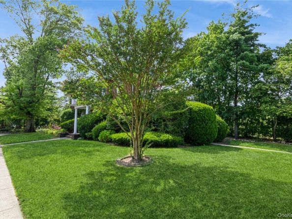 898 West Broadway, Woodmere NY 11598