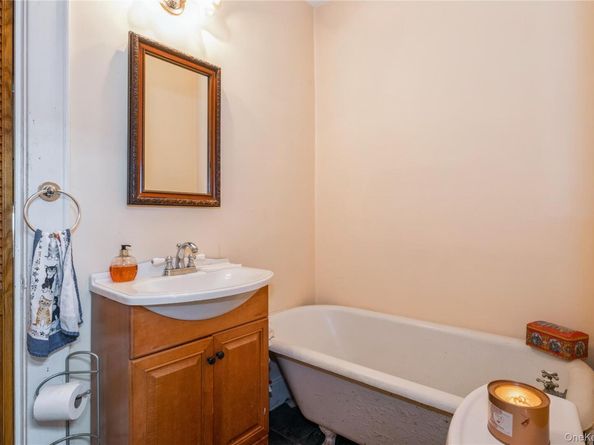898 West Broadway, Woodmere NY 11598