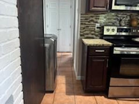 36 Atlas Lane, Hicksville NY 11801