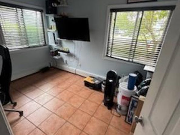 36 Atlas Lane, Hicksville NY 11801