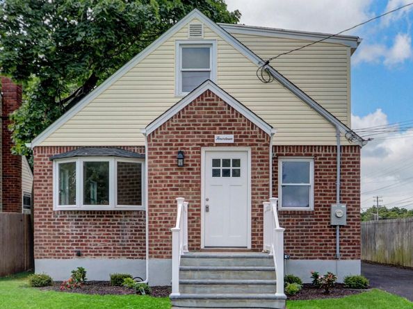 14 Emporia Avenue, Elmont NY 11003