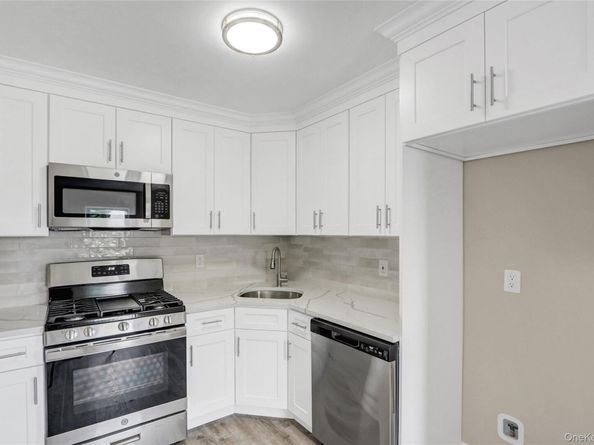 14 Emporia Avenue, Elmont NY 11003