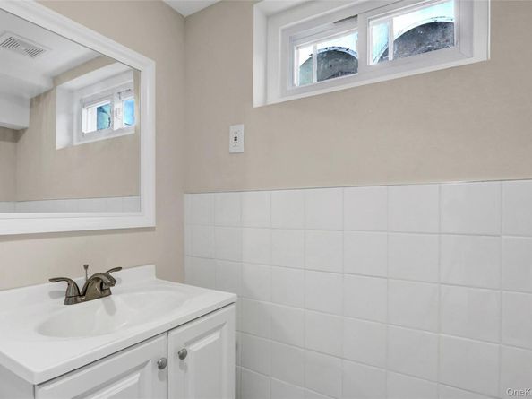 14 Emporia Avenue, Elmont NY 11003