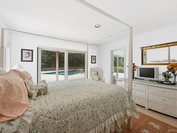 61 Hidden Cove Court, Southampton NY 11968