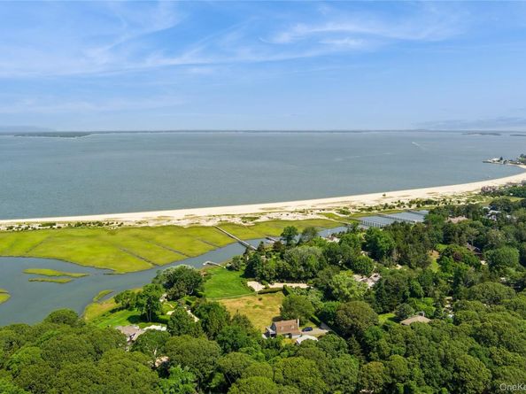 61 Hidden Cove Court, Southampton NY 11968