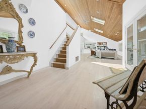 61 Hidden Cove Court, Southampton NY 11968