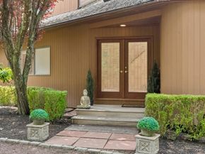 61 Hidden Cove Court, Southampton NY 11968