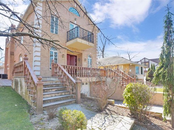 184-46 Aberdeen Road, Jamaica Estates NY 11432