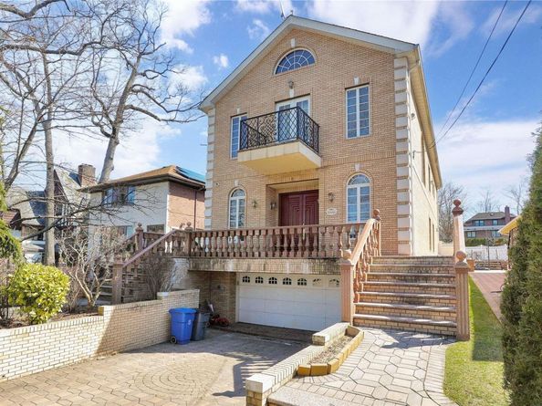 184-46 Aberdeen Road, Jamaica Estates NY 11432