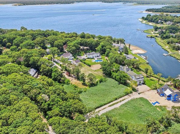 16 Lovers Lane, Aquebogue NY 11931