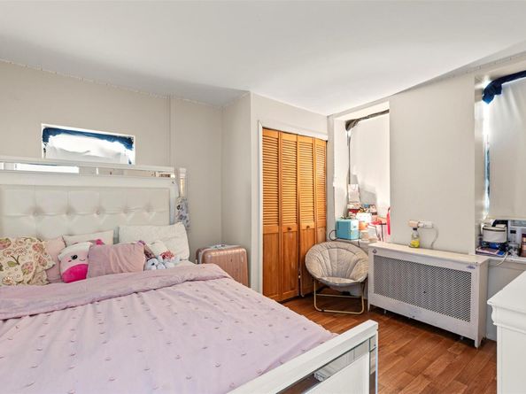 976 Sackett Avenue, Bronx NY 10462