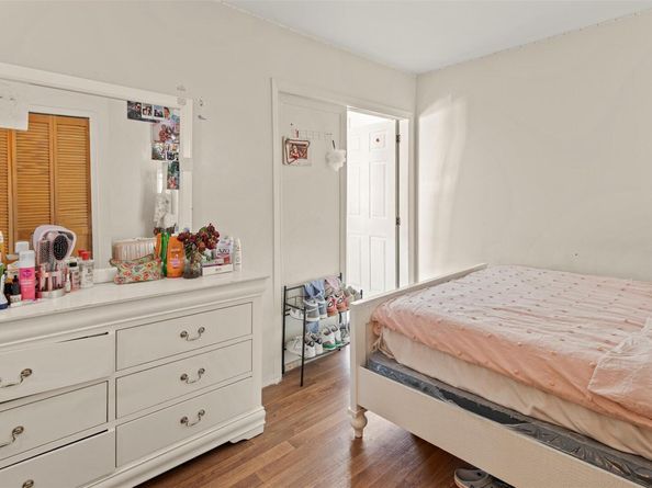 976 Sackett Avenue, Bronx NY 10462