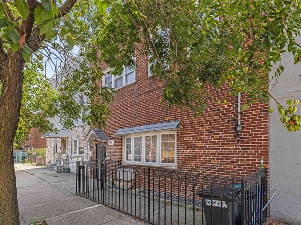 976 Sackett Avenue, Bronx NY 10462