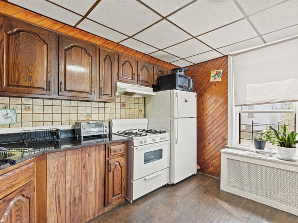 976 Sackett Avenue, Bronx NY 10462