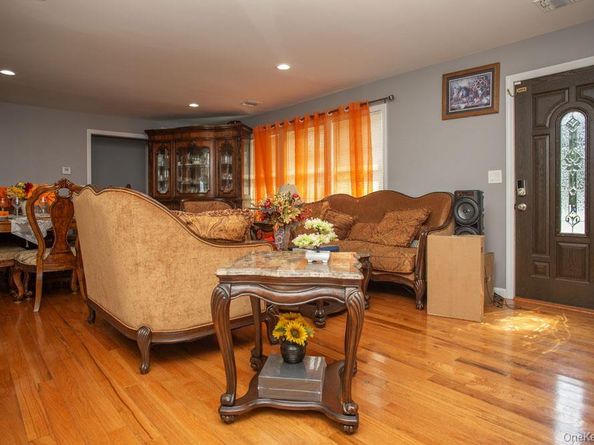 1227 Little East Neck Road, West Babylon NY 11704