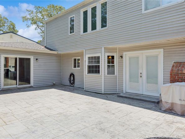 42 Morris Avenue, Lake Grove NY 11755