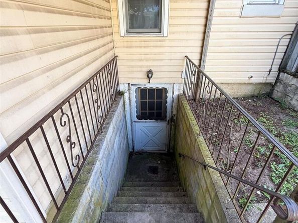 139 West 21 Street, Deer Park NY 11729
