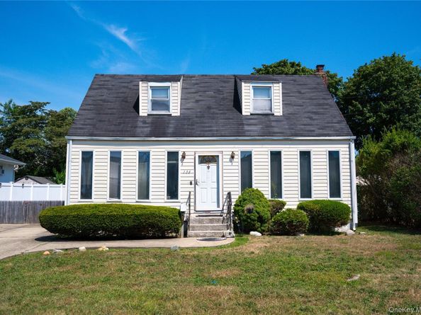 139 West 21 Street, Deer Park NY 11729