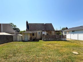 139 West 21 Street, Deer Park NY 11729