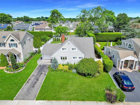 50 Pilgrim Lane, Westbury NY 11590