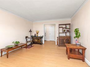 51 Lincoln Avenue E2, Rockville Centre NY 11570