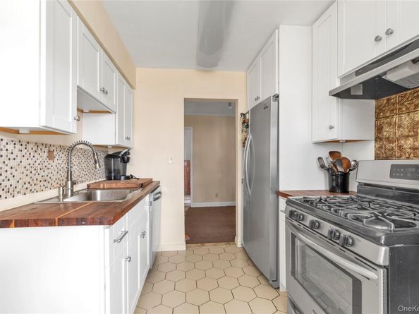 51 Lincoln Avenue E2, Rockville Centre NY 11570