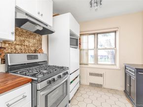51 Lincoln Avenue E2, Rockville Centre NY 11570
