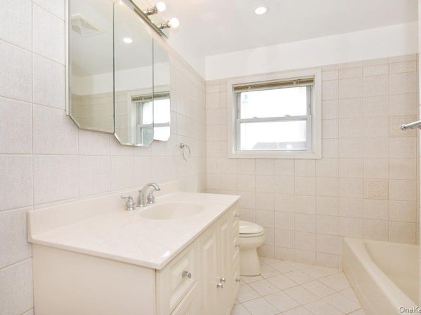 3287 Milburn Avenue, Baldwin NY 11510