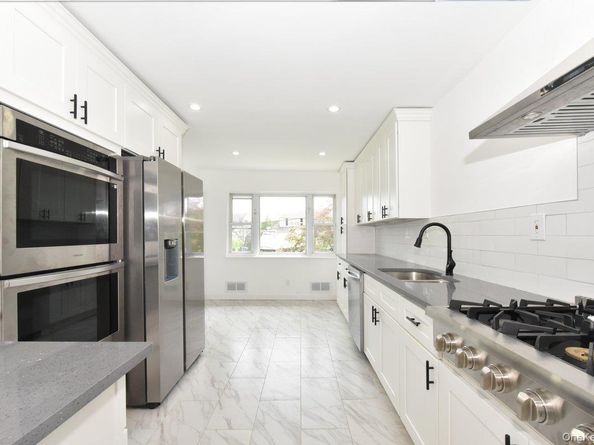 3287 Milburn Avenue, Baldwin NY 11510