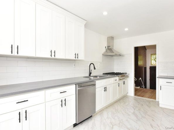 3287 Milburn Avenue, Baldwin NY 11510