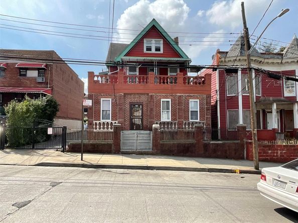 638 E 227th Street, Bronx NY 10466