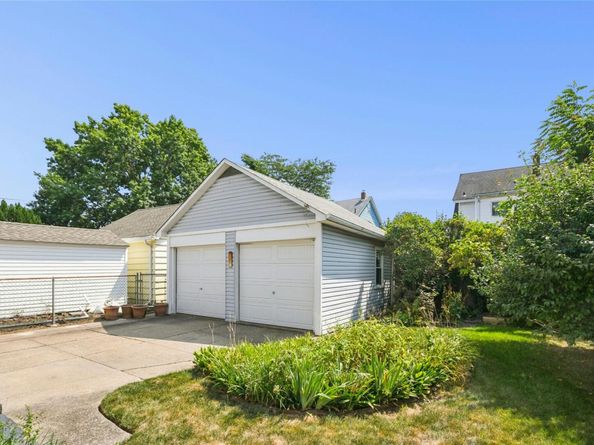 55 Vernon Avenue, Rockville Centre NY 11570
