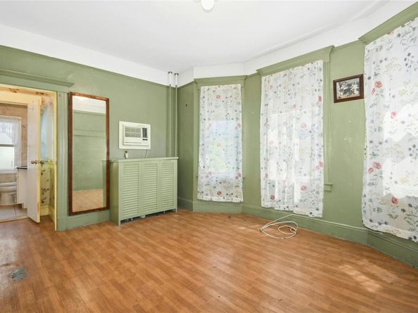55 Vernon Avenue, Rockville Centre NY 11570