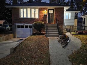 2711 W Alder Road, Bellmore NY 11710