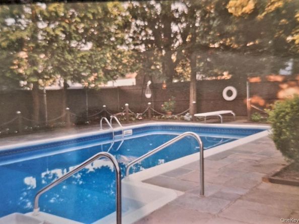 2711 W Alder Road, Bellmore NY 11710