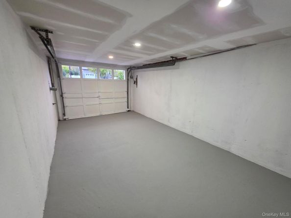 2711 W Alder Road, Bellmore NY 11710