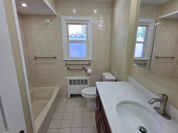 2711 W Alder Road, Bellmore NY 11710