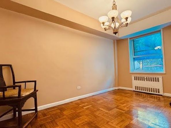 142-05 Roosevelt Avenue 204, Flushing NY 11354
