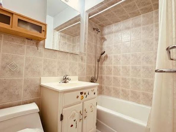 142-05 Roosevelt Avenue 204, Flushing NY 11354