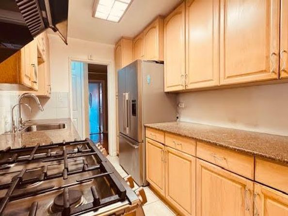 142-05 Roosevelt Avenue 204, Flushing NY 11354