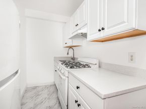 2102 Holland Avenue 6D, Bronx NY 10462