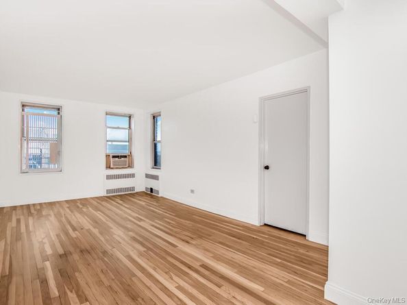 2102 Holland Avenue 6D, Bronx NY 10462