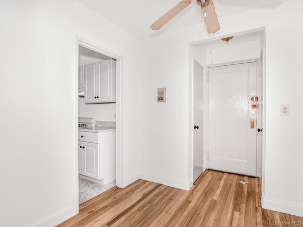 2102 Holland Avenue 6D, Bronx NY 10462