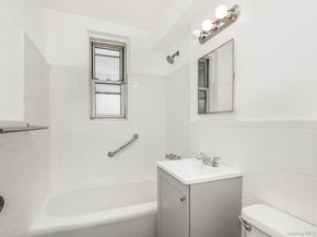 2102 Holland Avenue 6D, Bronx NY 10462