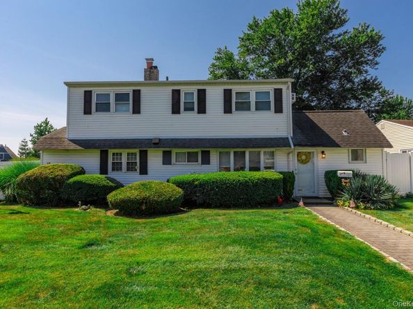 46 Tallow Lane, Levittown NY 11756