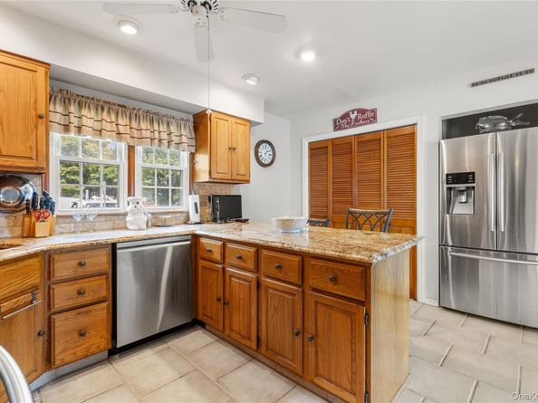 46 Tallow Lane, Levittown NY 11756