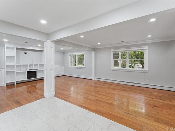 28 Trainor Ave, Center Moriches NY 11934