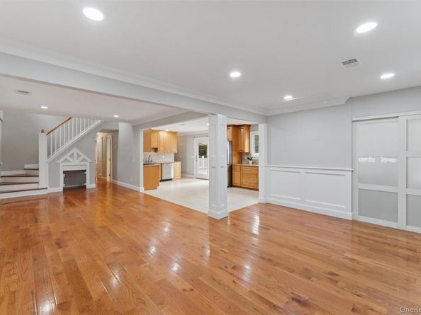 28 Trainor Ave, Center Moriches NY 11934