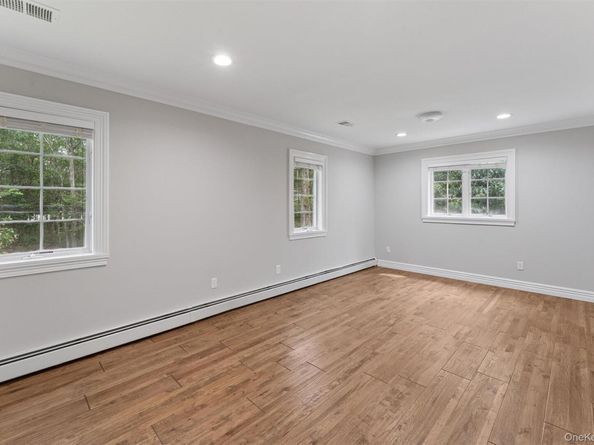 28 Trainor Ave, Center Moriches NY 11934