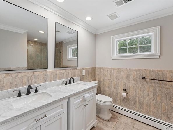 28 Trainor Ave, Center Moriches NY 11934